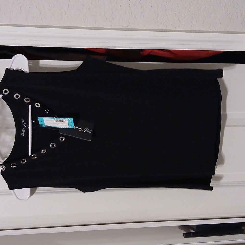 Montgomery Post Bonnie Sleeveless Grommit Neckline Knit - Black